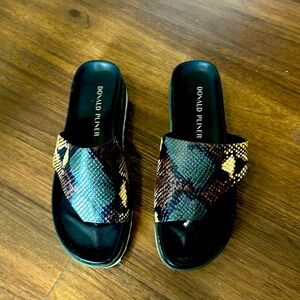 Donald Pliner Sandals size 7